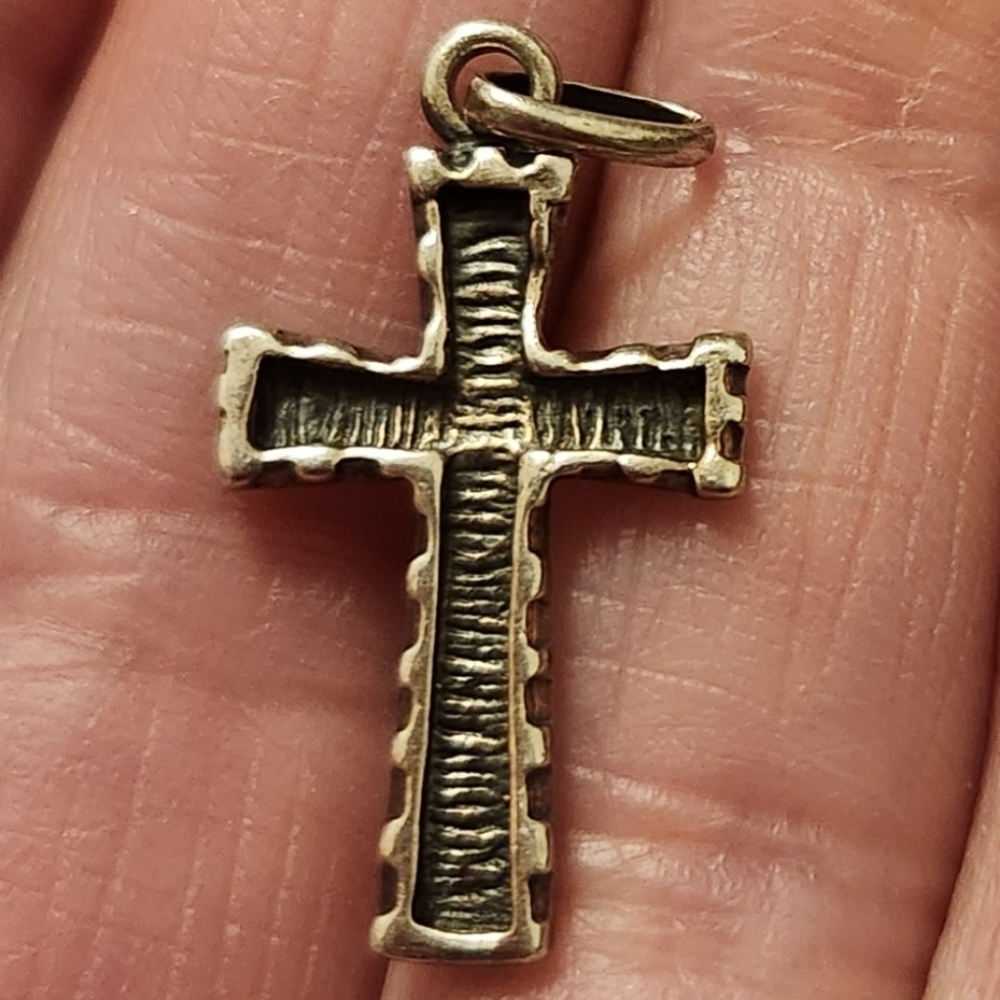 ​.925 Sterling Silver Cross Pendant Textured Oxidized Vintage Style Charm ~1g